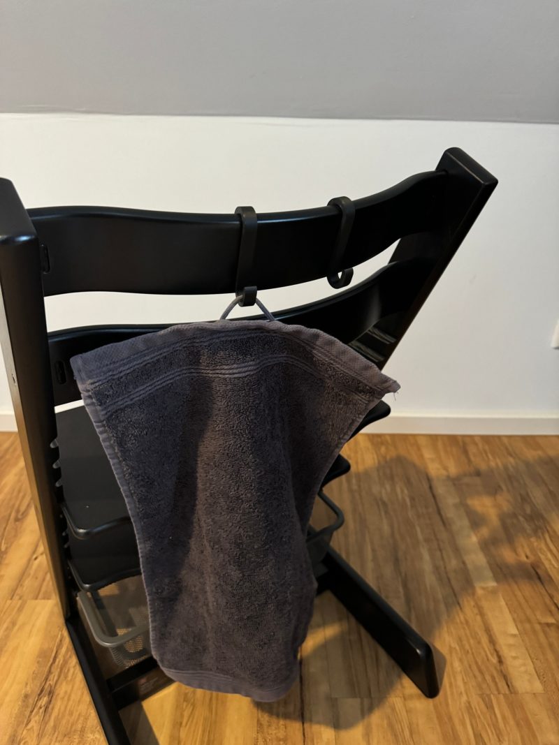2x Stokke Tripp Trapp Haken Zubehör Hochstuhl – Bild 5
